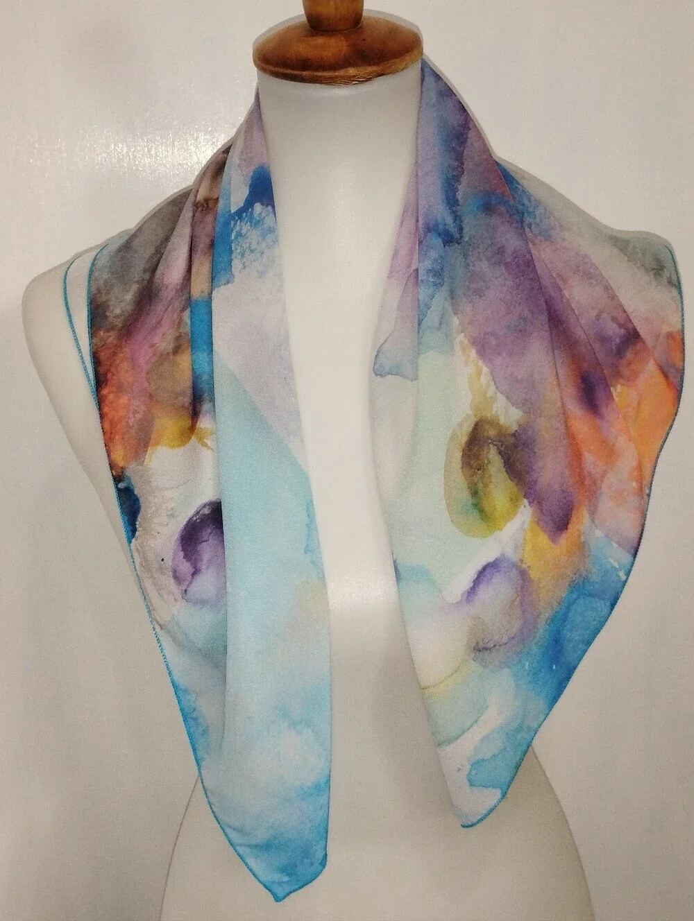 MOODY PASTEL SCARF